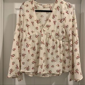 Altar’d State Floral V-neck bell sleeve blouse XS
